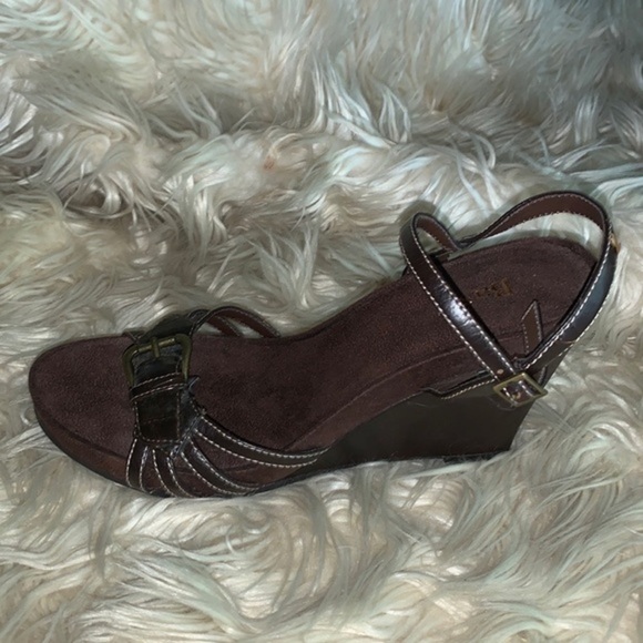 NWOB Bass Alexis Open Toe Wedge Sandal w/Ankle Strap Brown Leather Size 7.5 - Picture 13 of 16